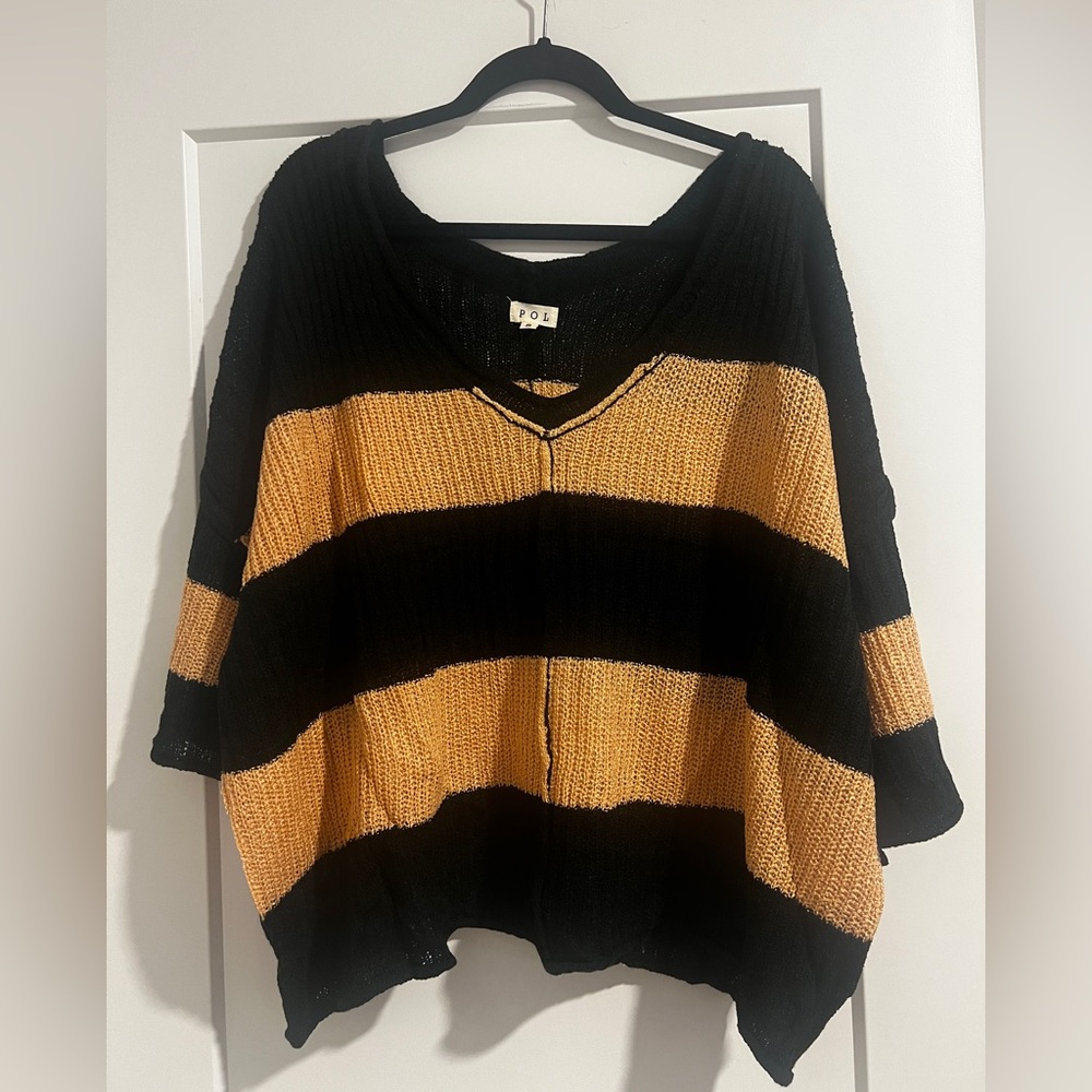 NWOT POL Black and Tan V-Neck Sweater size Small